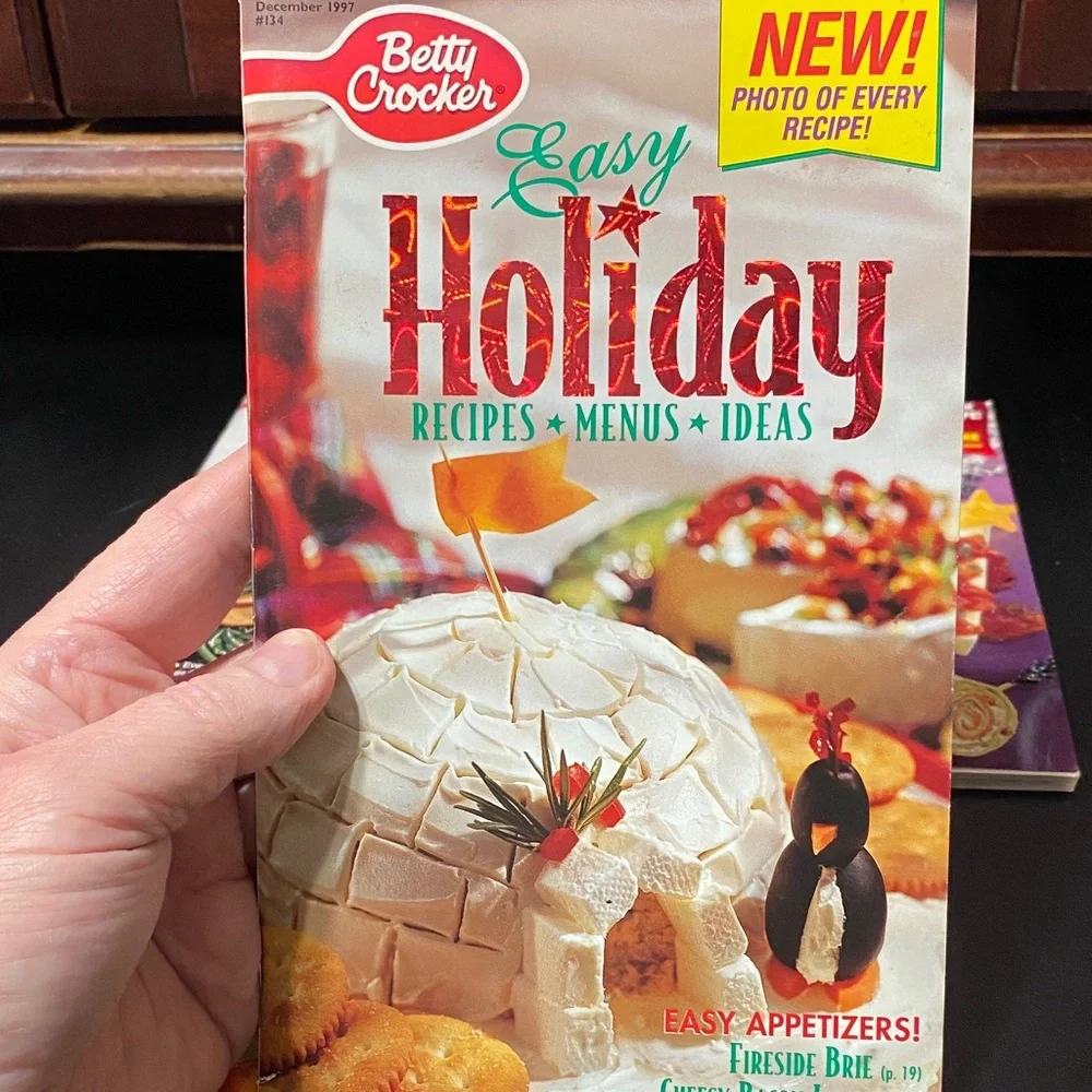 Betty Crocker Festive holiday cookbook magazine Recipe Collection